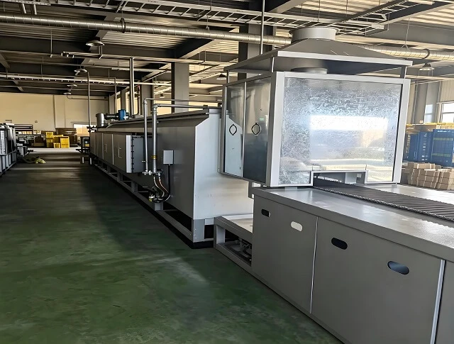Fabricante de hornos de sinterizaci&oacute;n industriales | Zona de enfriamiento r&aacute;pido para piezas ferrosa