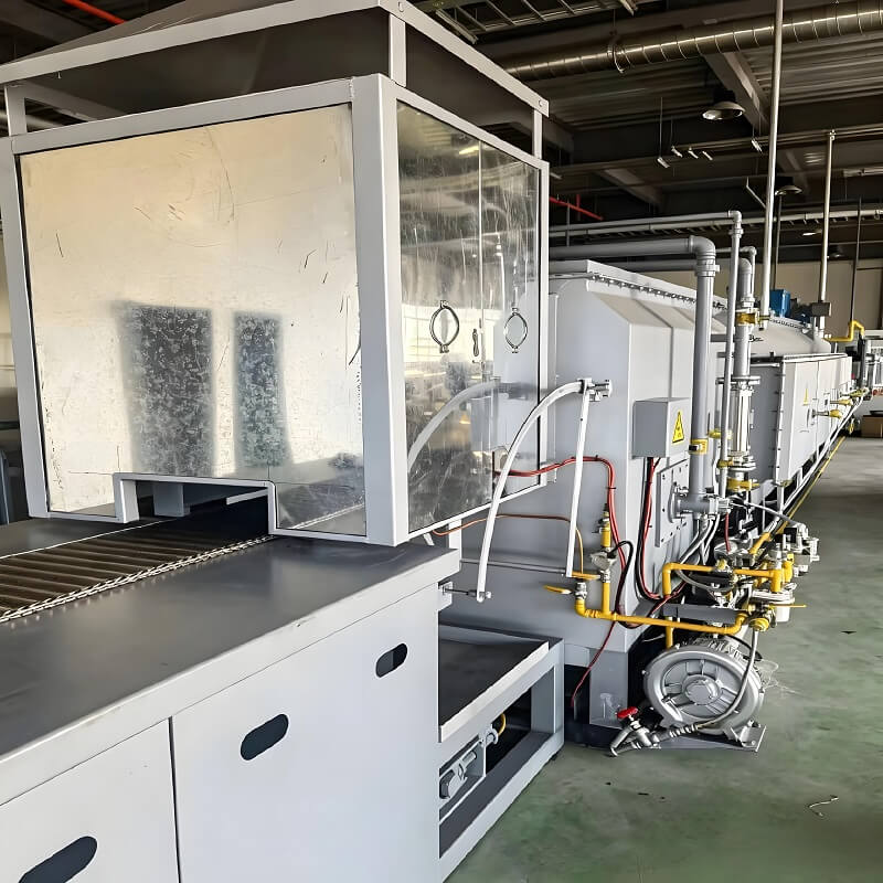 Fabricante de hornos de sinterización industriales | Zona de enfriamiento rápido para piezas ferrosas y de cobre