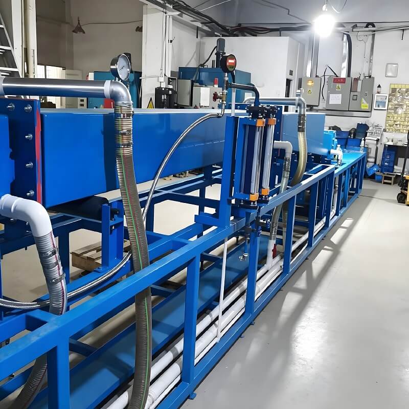 Horno de soldadura fuerte de recocido brillante automático industrial para hardware de piezas de refrigeración de filtro automático