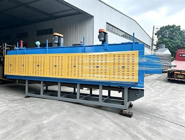 Horno de empuje sin mufla para procesamiento de carbonitruraci&oacute;n y endurecimiento de metales