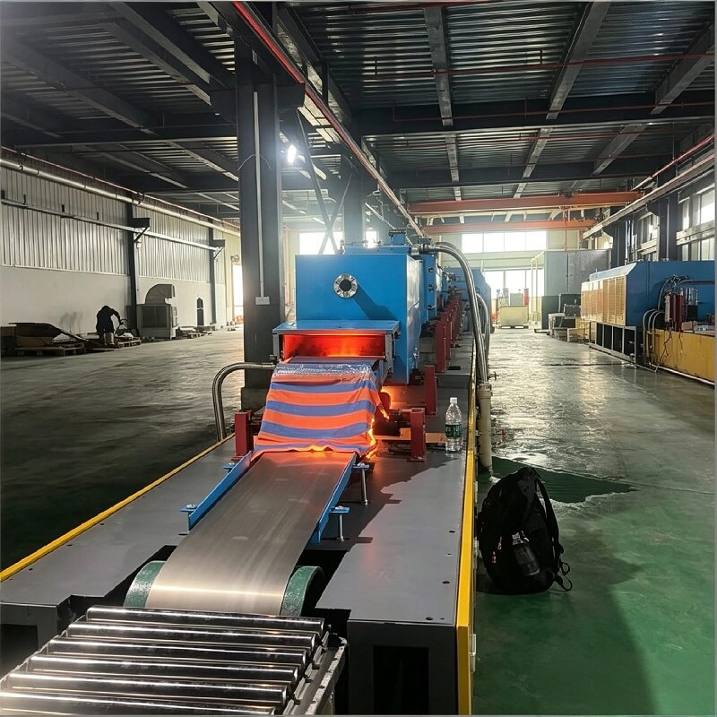 Horno de recocido brillante continuo con correa de acero para solución de accesorios de tubos y tuberías de acero inoxidable
