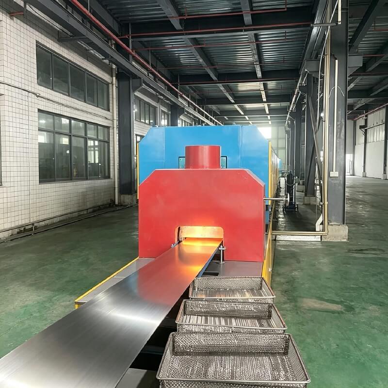 Horno de soldadura continua 120kW 1150℃ de la atmósfera de la correa de malla para la soldadura fuerte de las piezas de automóvil de la producción en masa