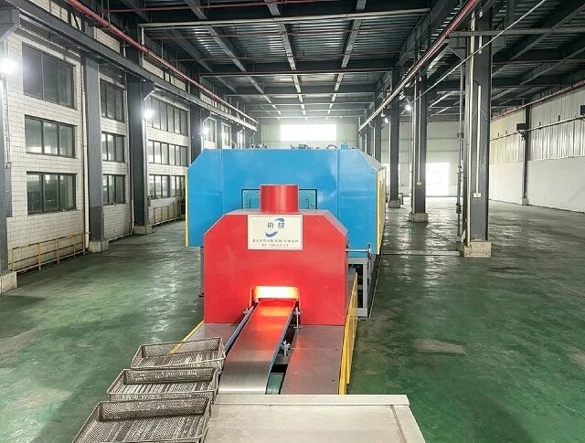 Horno de soldadura fuerte en atm&oacute;sfera continua con correa de malla de 120 kW a 1150 ℃ para soldadur