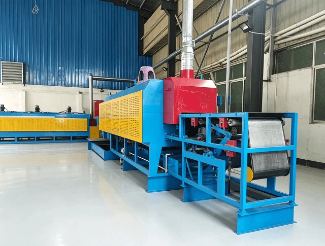 Horno de enfriamiento de aceite con correa de malla continua | Equipos de tratamiento t&eacute;rmico por lo
